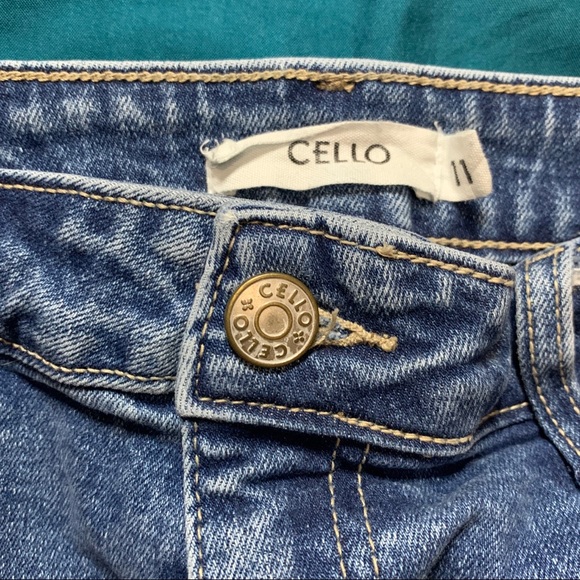 Jeans - Picture 2 of 3